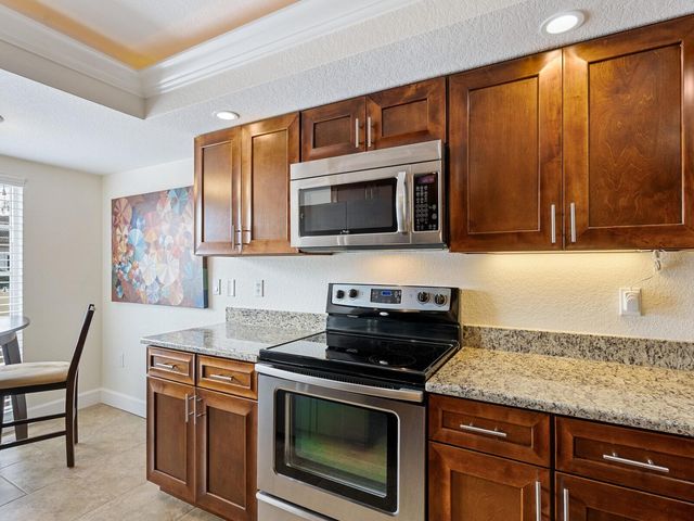 5207 WEDGEWOOD LANE 16, Sarasota, FL 34235