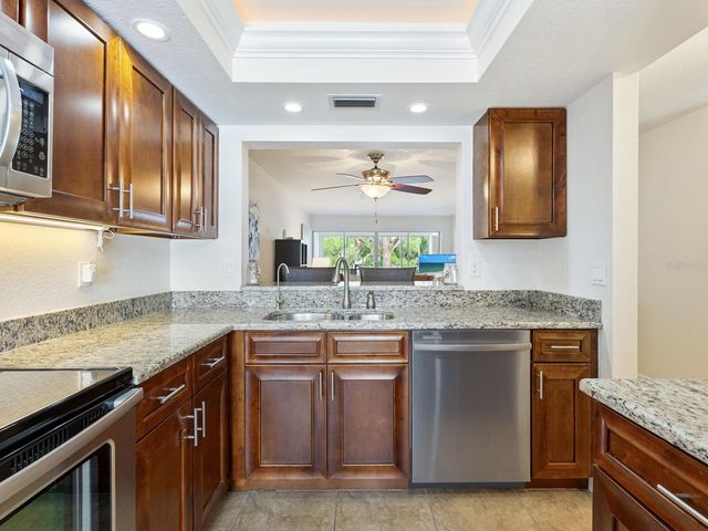 5207 WEDGEWOOD LANE 16, Sarasota, FL 34235