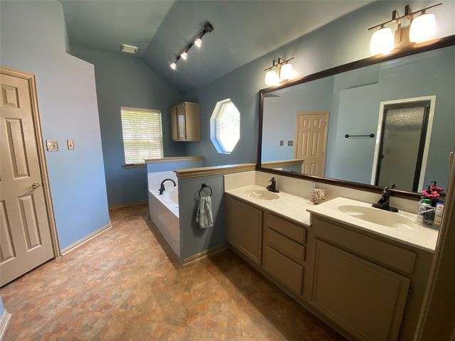1520 Valerie Drive, Cedar Hill, TX 75104