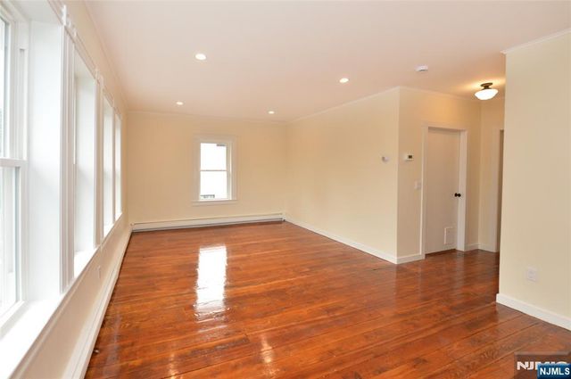 42 Park Avenue, Allendale, NJ 07401