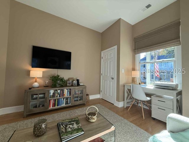 23 Mum Grace, Beaufort, SC 29906