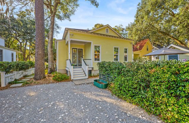 23 Mum Grace, Beaufort, SC 29906