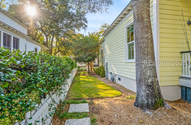 23 Mum Grace, Beaufort, SC 29906