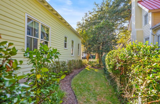 23 Mum Grace, Beaufort, SC 29906