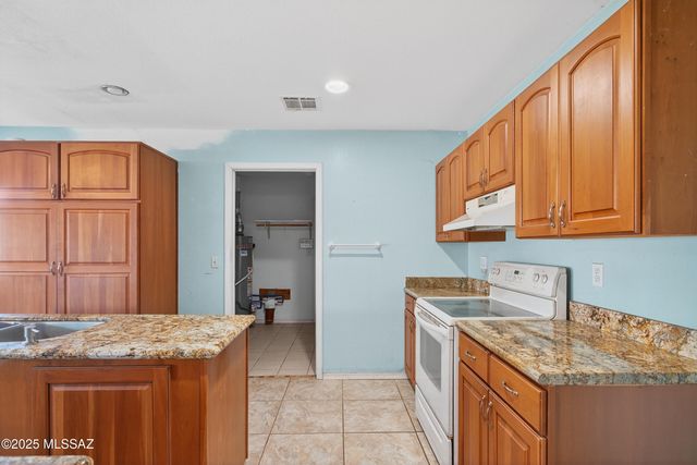 1171 S Vía Coyote, Benson, AZ 85602