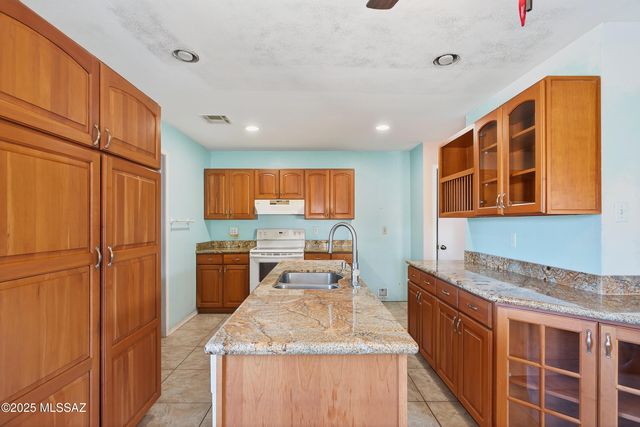 1171 S Vía Coyote, Benson, AZ 85602