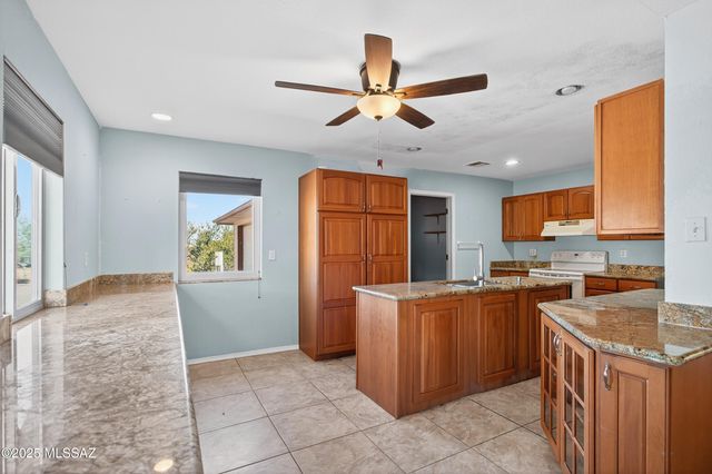 1171 S Vía Coyote, Benson, AZ 85602