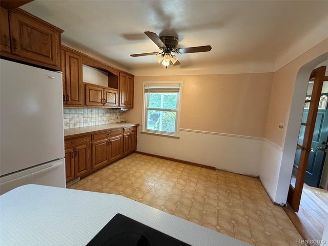 1532 Superior Boulevard, Wyandotte, MI 48192