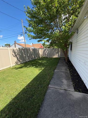 1532 Superior Boulevard, Wyandotte, MI 48192