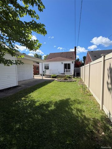 1532 Superior Boulevard, Wyandotte, MI 48192