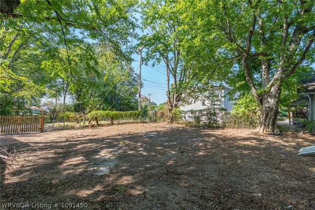 2704 N J Street, Fort Smith, AR 72901