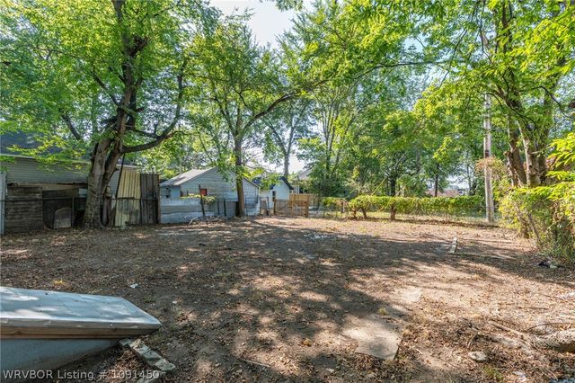 2704 N J Street, Fort Smith, AR 72901