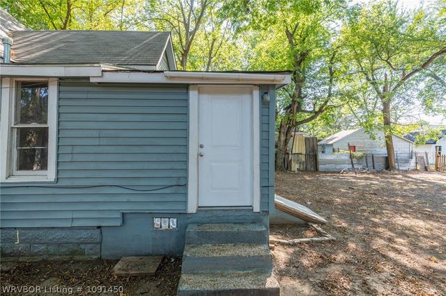 2704 N J Street, Fort Smith, AR 72901