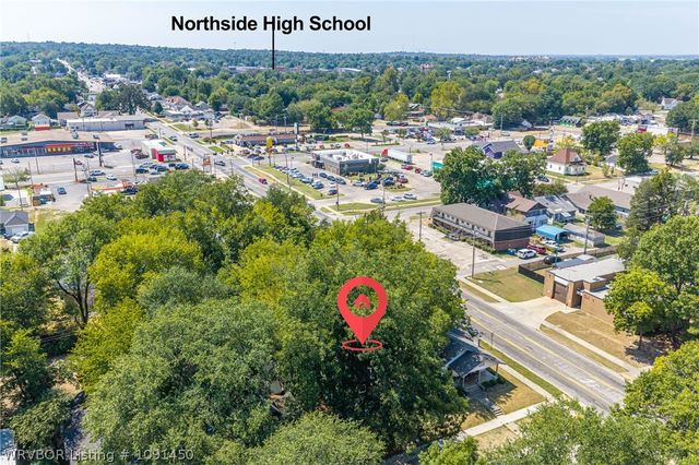 2704 N J Street, Fort Smith, AR 72901