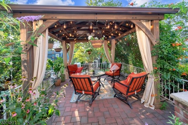 16 Park Pl, Kearny Town, NJ 07032