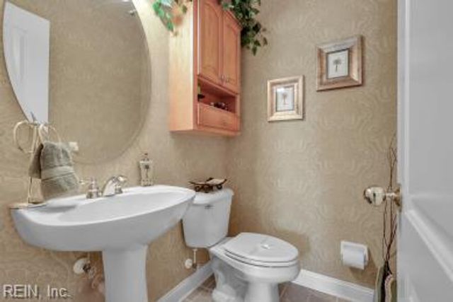 2001 Quarter Horse LN, Suffolk, VA 23434