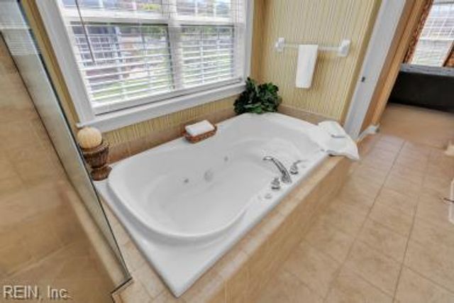 2001 Quarter Horse LN, Suffolk, VA 23434