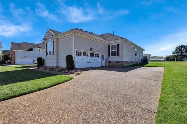 2001 Quarter Horse LN, Suffolk, VA 23434