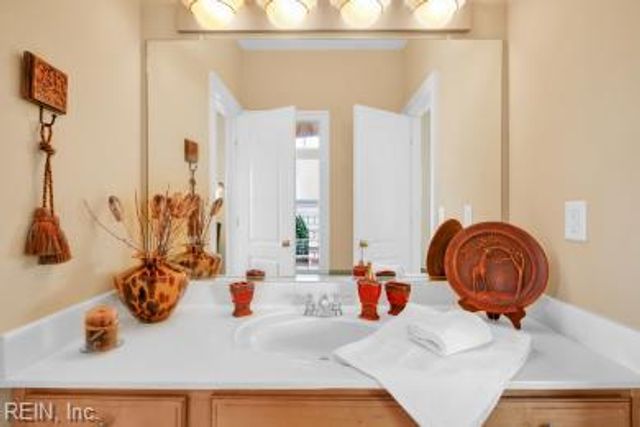 2001 Quarter Horse LN, Suffolk, VA 23434