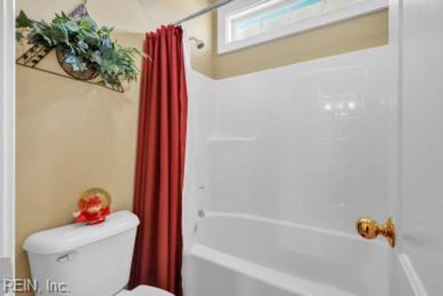 2001 Quarter Horse LN, Suffolk, VA 23434