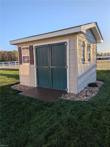 2001 Quarter Horse LN, Suffolk, VA 23434