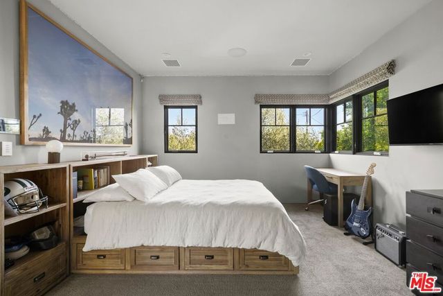 521 Amalfi Drive, Pacific Palisades, CA 90272