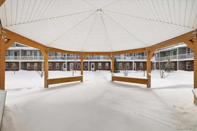 3951 Trailwaycommons Circle, Auburn Hills, MI 48326