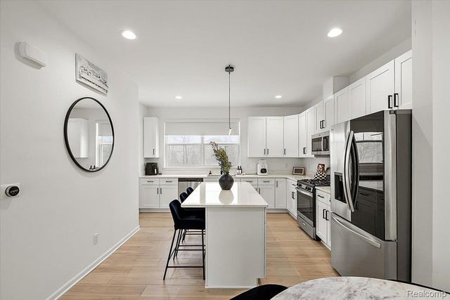 3951 Trailwaycommons Circle, Auburn Hills, MI 48326