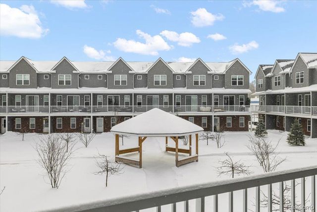 3951 Trailwaycommons Circle, Auburn Hills, MI 48326