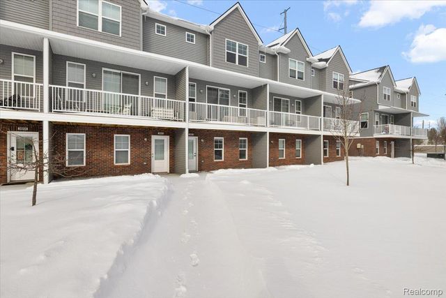 3951 Trailwaycommons Circle, Auburn Hills, MI 48326