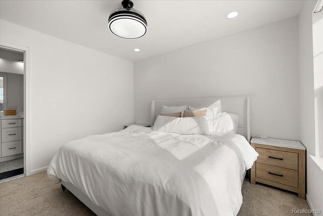 3951 Trailwaycommons Circle, Auburn Hills, MI 48326