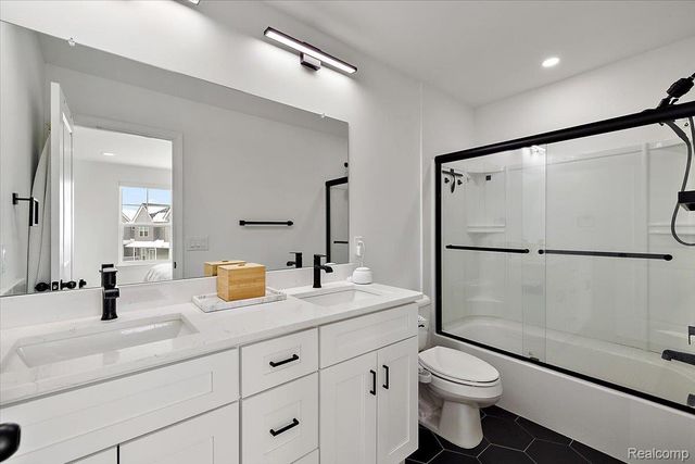 3951 Trailwaycommons Circle, Auburn Hills, MI 48326