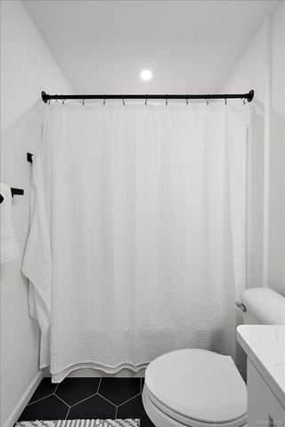 3951 Trailwaycommons Circle, Auburn Hills, MI 48326