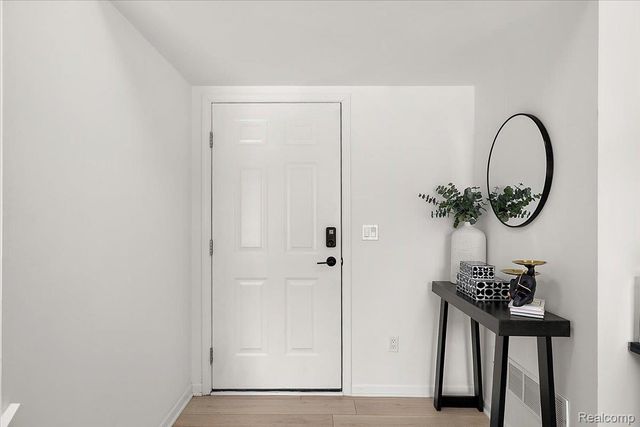 3951 Trailwaycommons Circle, Auburn Hills, MI 48326