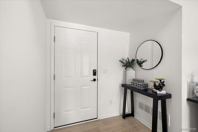 3951 Trailwaycommons Circle, Auburn Hills, MI 48326