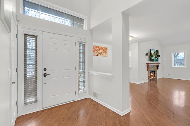 141 Manchester Court, Buffalo Grove, IL 60089