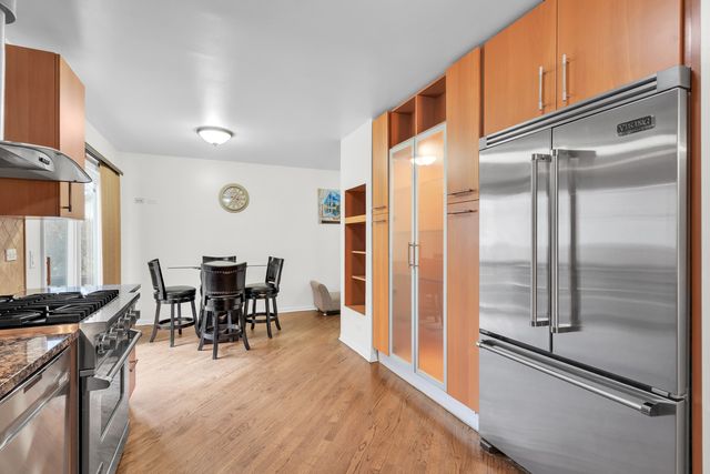 141 Manchester Court, Buffalo Grove, IL 60089