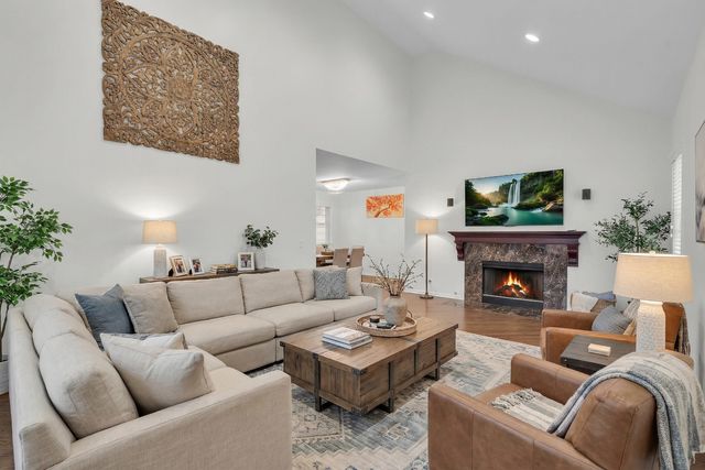 141 Manchester Court, Buffalo Grove, IL 60089