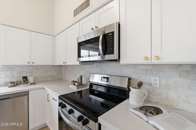 7756 W HEARN Road, Peoria, AZ 85381