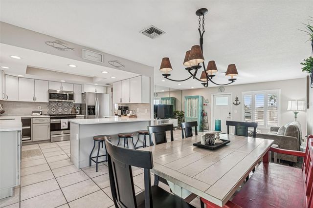 216 176TH AVENUE E, Redington Shores, FL 33708