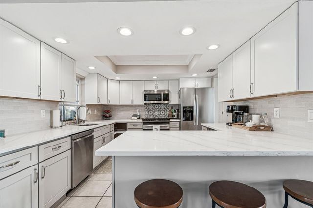 216 176TH AVENUE E, Redington Shores, FL 33708