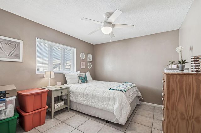 216 176TH AVENUE E, Redington Shores, FL 33708