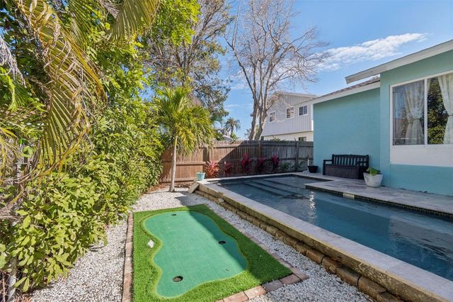 216 176TH AVENUE E, Redington Shores, FL 33708