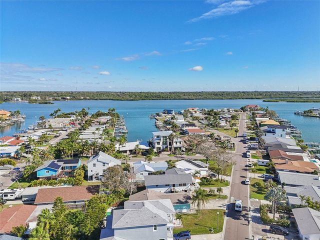 216 176TH AVENUE E, Redington Shores, FL 33708