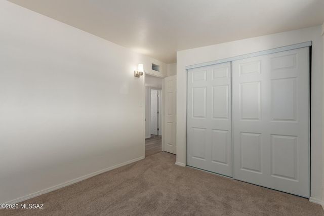 938 W Connecticut Drive, Tucson, AZ 85706