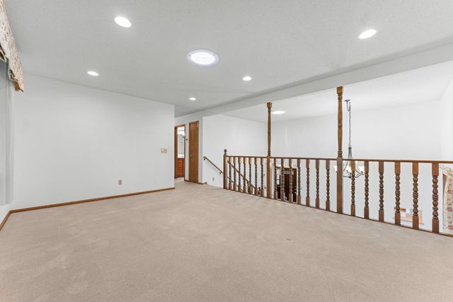 1810 Howell Street N, Falcon Heights, MN 55113
