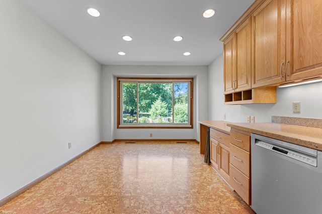 1810 Howell Street N, Falcon Heights, MN 55113