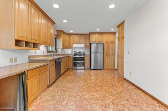 1810 Howell Street N, Falcon Heights, MN 55113