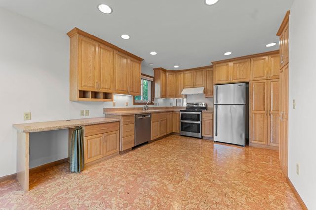 1810 Howell Street N, Falcon Heights, MN 55113