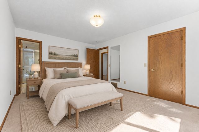 1810 Howell Street N, Falcon Heights, MN 55113